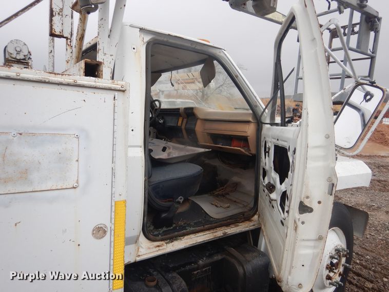 image for item DJ4866 1985 Ford F800  bucket truck