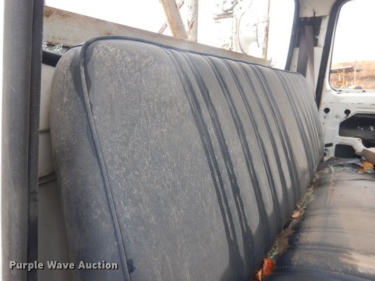 image for item DJ4866 1985 Ford F800  bucket truck