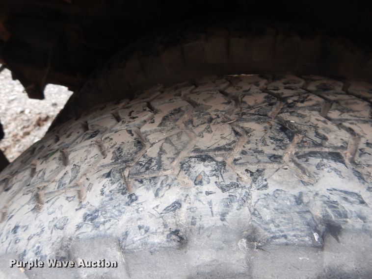 image for item DJ4866 1985 Ford F800  bucket truck