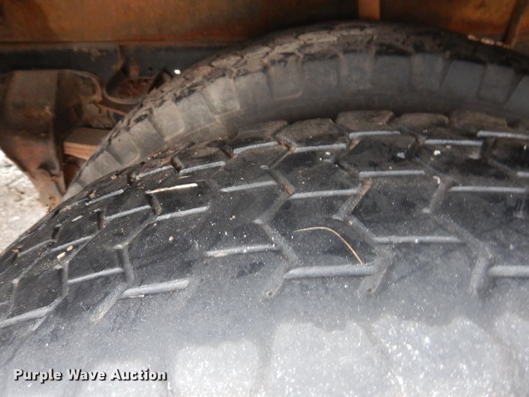 image for item DJ4866 1985 Ford F800  bucket truck