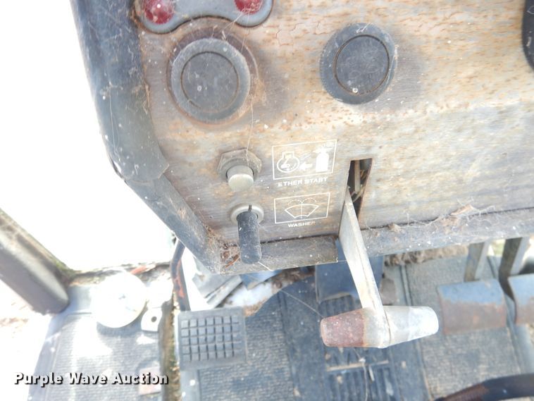 image for item DJ4875 Massey Ferguson 2805  tractor