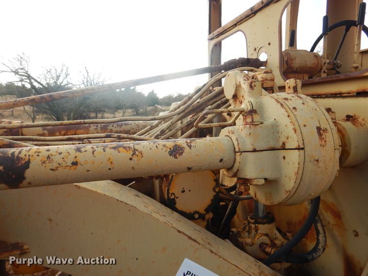 image for item DJ4876 Galion 118  motor grader