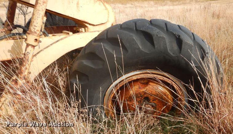 image for item DJ4876 Galion 118  motor grader