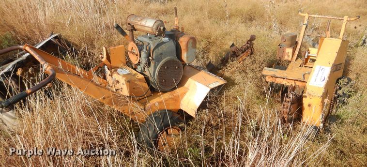 image for item DJ4881 (2) Case TL100 trenchers