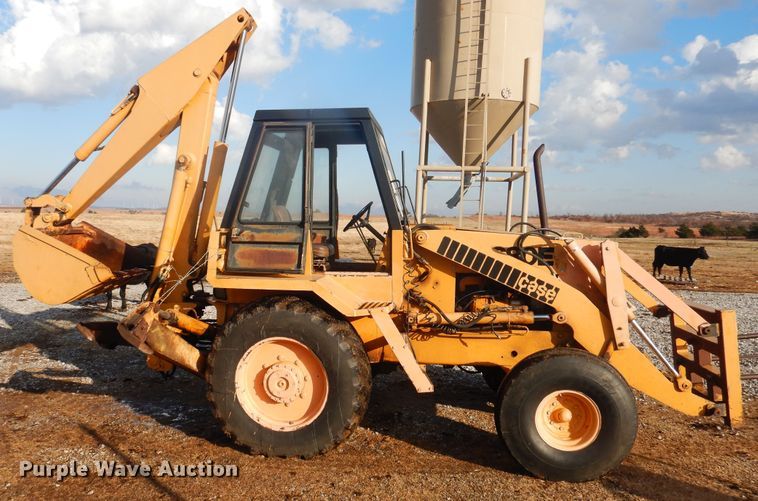 image for item DJ4882 1977 Case 680E  backhoe