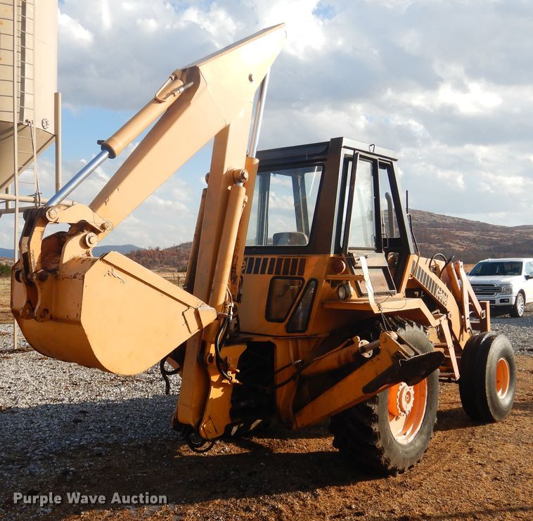 image for item DJ4882 1977 Case 680E  backhoe