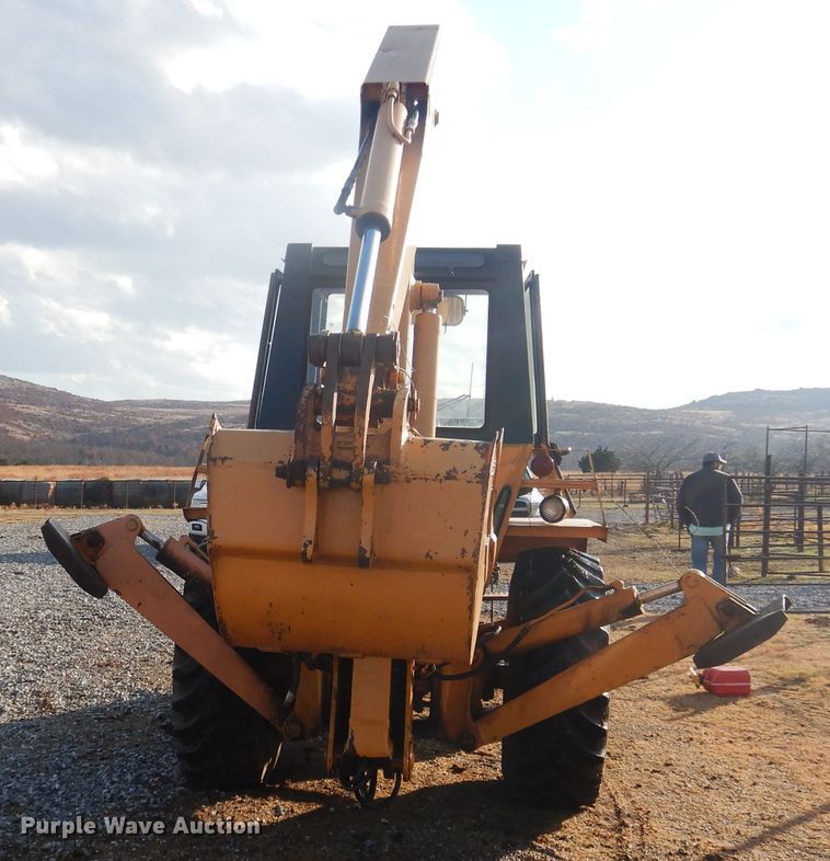 image for item DJ4882 1977 Case 680E  backhoe