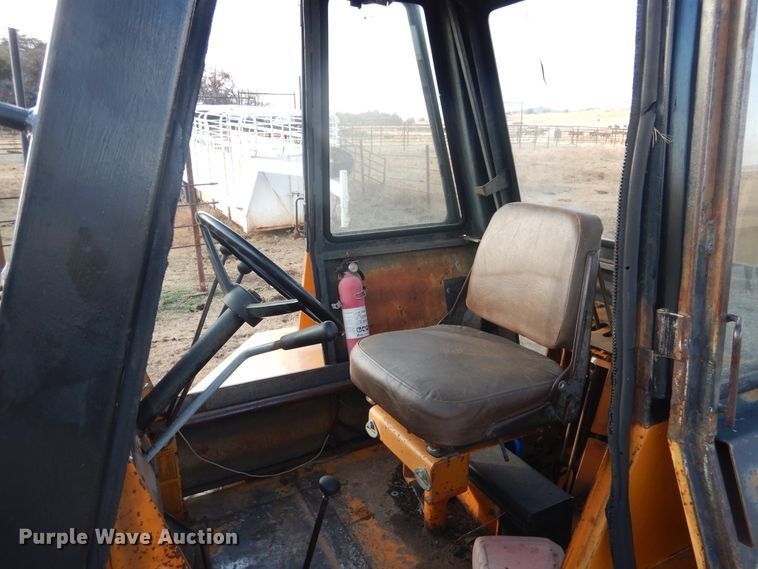 image for item DJ4882 1977 Case 680E  backhoe