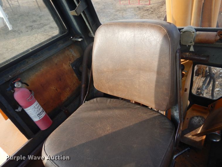 image for item DJ4882 1977 Case 680E  backhoe