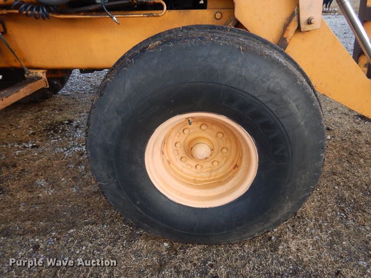 image for item DJ4882 1977 Case 680E  backhoe