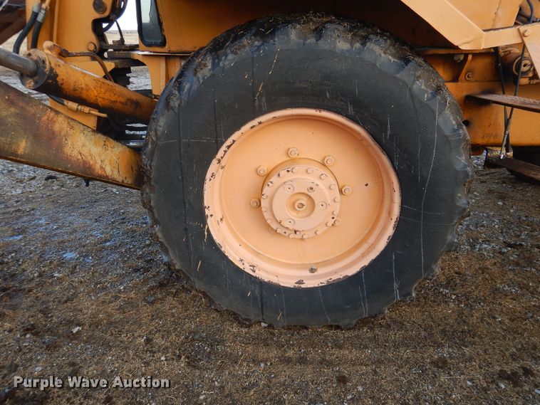 image for item DJ4882 1977 Case 680E  backhoe