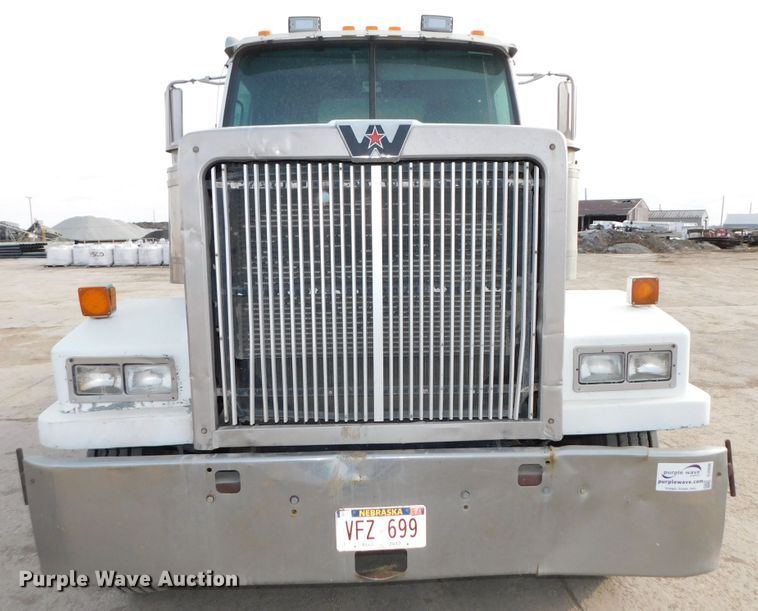 image for item DJ5898 1997 Western Star 4964EX  semi truck