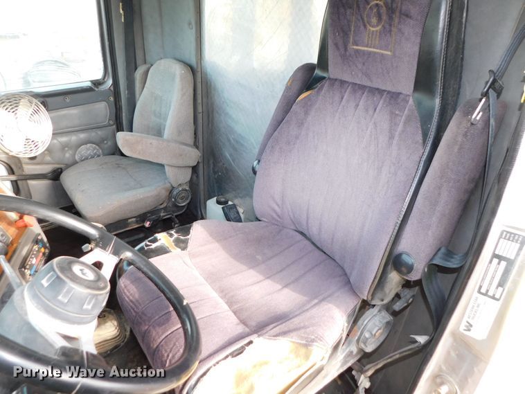 image for item DJ5898 1997 Western Star 4964EX  semi truck