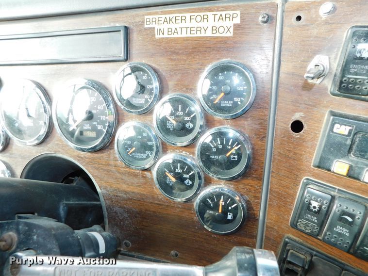 image for item DJ5898 1997 Western Star 4964EX  semi truck