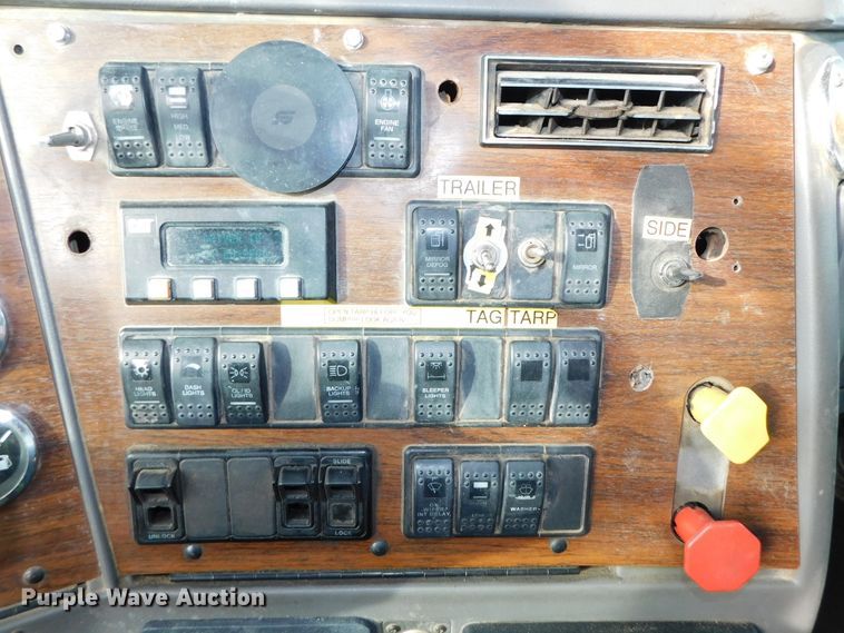 image for item DJ5898 1997 Western Star 4964EX  semi truck