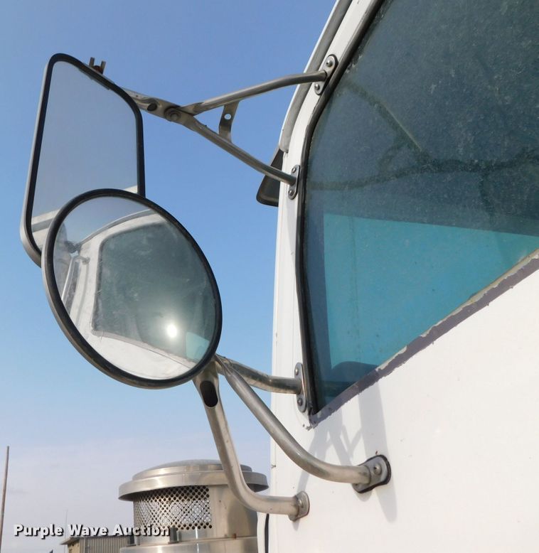 image for item DJ5898 1997 Western Star 4964EX  semi truck