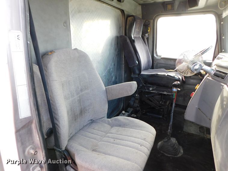 image for item DJ5898 1997 Western Star 4964EX  semi truck