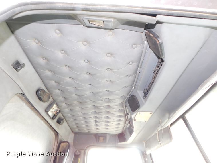 image for item DJ5898 1997 Western Star 4964EX  semi truck