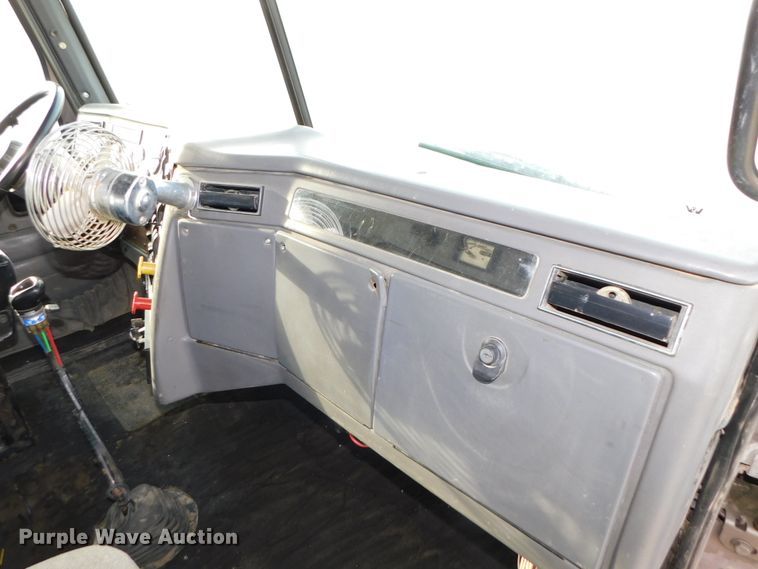 image for item DJ5898 1997 Western Star 4964EX  semi truck