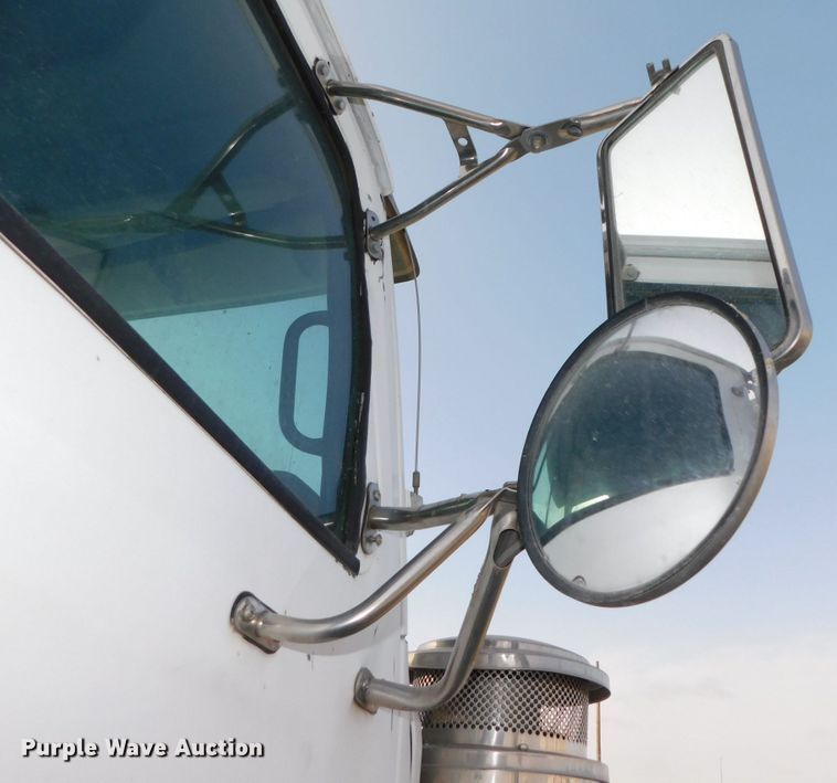 image for item DJ5898 1997 Western Star 4964EX  semi truck