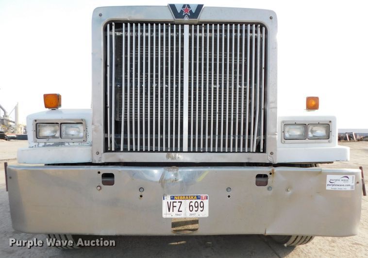 image for item DJ5898 1997 Western Star 4964EX  semi truck