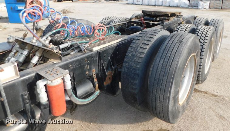 image for item DJ5898 1997 Western Star 4964EX  semi truck