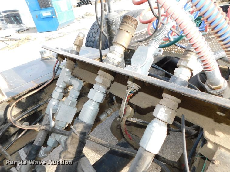 image for item DJ5898 1997 Western Star 4964EX  semi truck