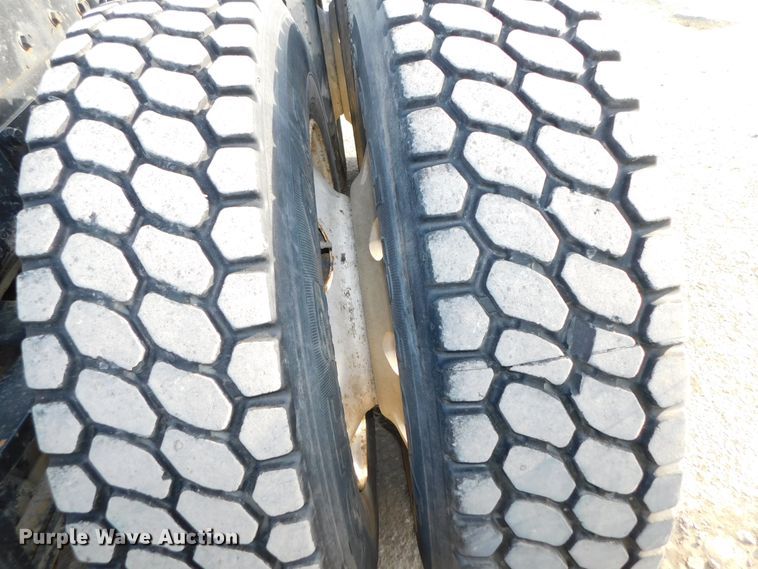 image for item DJ5898 1997 Western Star 4964EX  semi truck