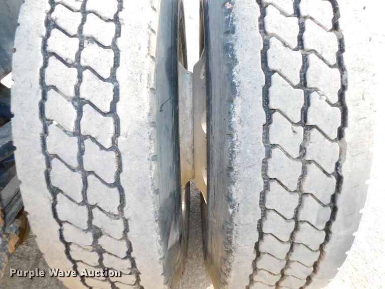 image for item DJ5898 1997 Western Star 4964EX  semi truck