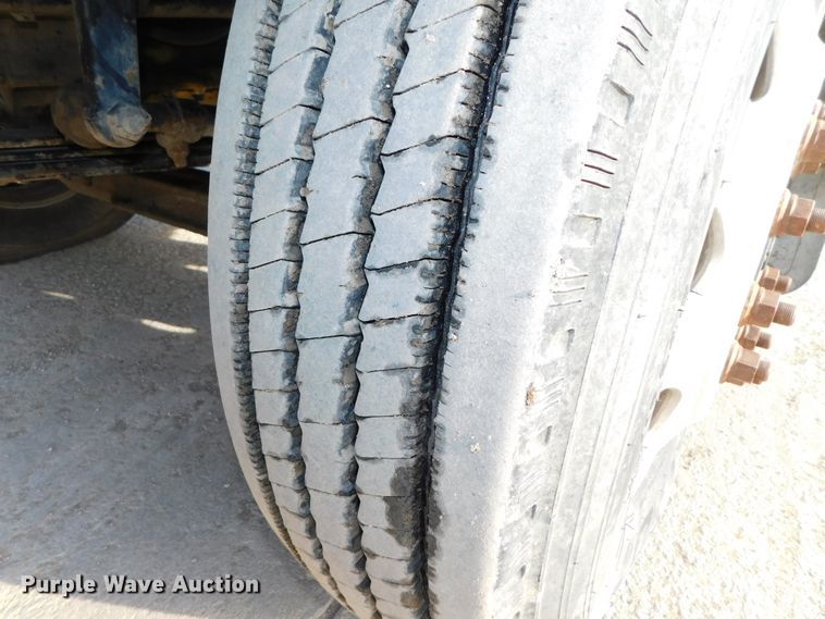 image for item DJ5898 1997 Western Star 4964EX  semi truck