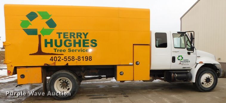 image for item DJ5911 2008 International 4300  chip bed truck