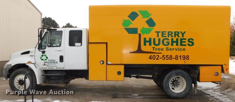 image for item DJ5911 2008 International 4300  chip bed truck