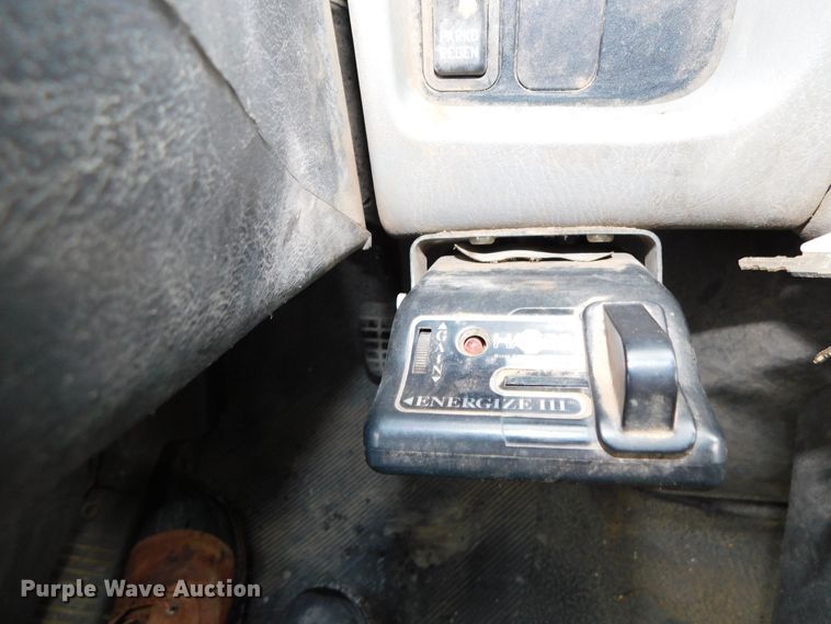 image for item DJ5911 2008 International 4300  chip bed truck