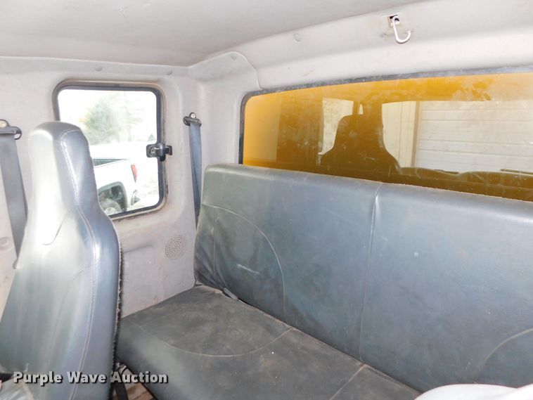 image for item DJ5911 2008 International 4300  chip bed truck