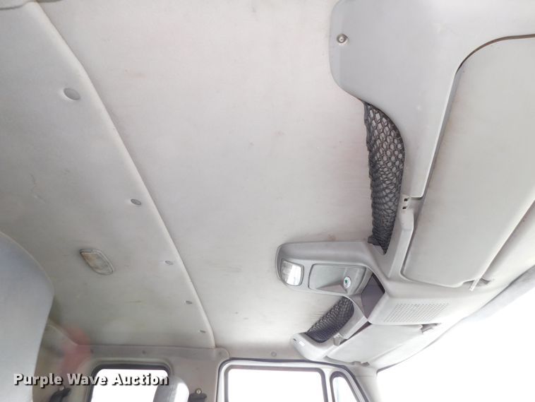 image for item DJ5911 2008 International 4300  chip bed truck