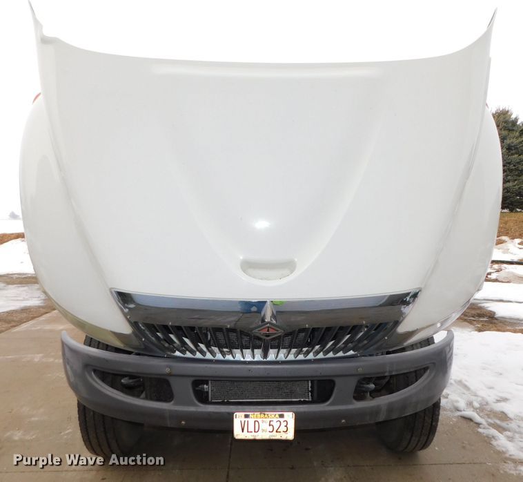 image for item DJ5911 2008 International 4300  chip bed truck