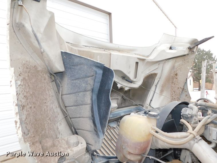 image for item DJ5911 2008 International 4300  chip bed truck