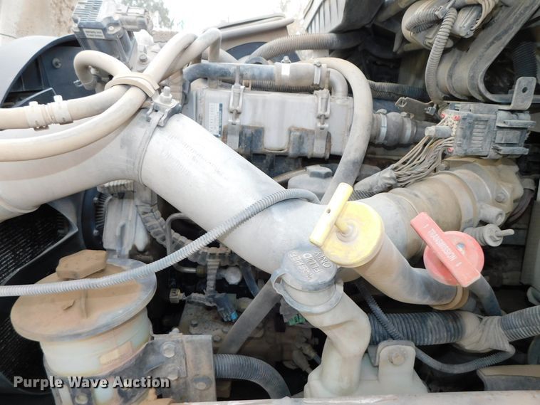 image for item DJ5911 2008 International 4300  chip bed truck