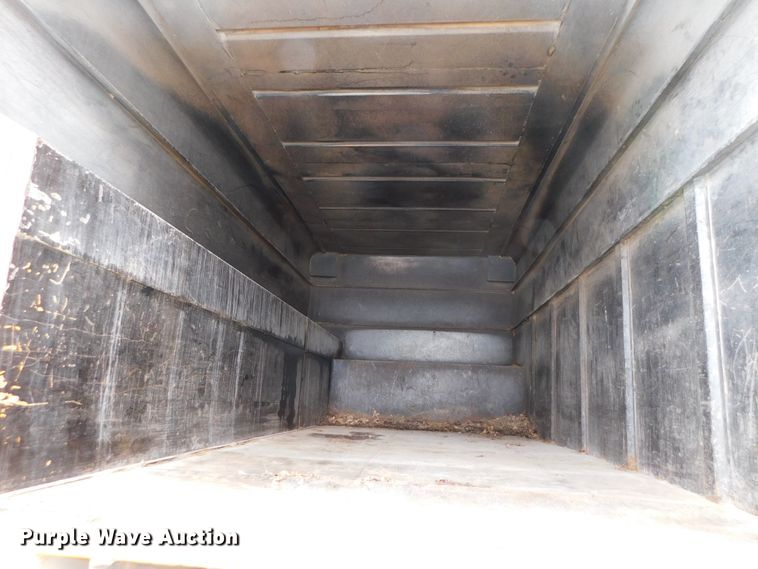 image for item DJ5911 2008 International 4300  chip bed truck