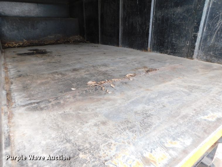 image for item DJ5911 2008 International 4300  chip bed truck