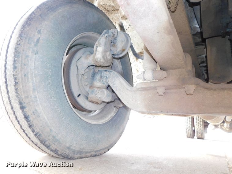 image for item DJ5911 2008 International 4300  chip bed truck