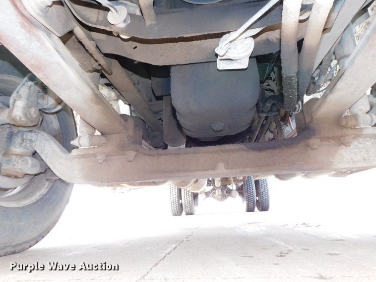 image for item DJ5911 2008 International 4300  chip bed truck