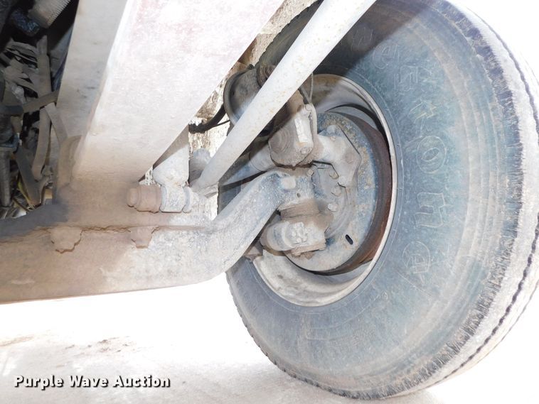 image for item DJ5911 2008 International 4300  chip bed truck