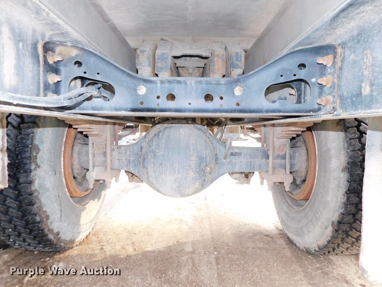 image for item DJ5911 2008 International 4300  chip bed truck