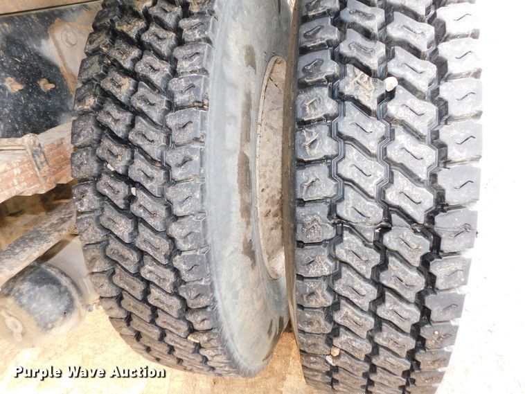 image for item DJ5911 2008 International 4300  chip bed truck