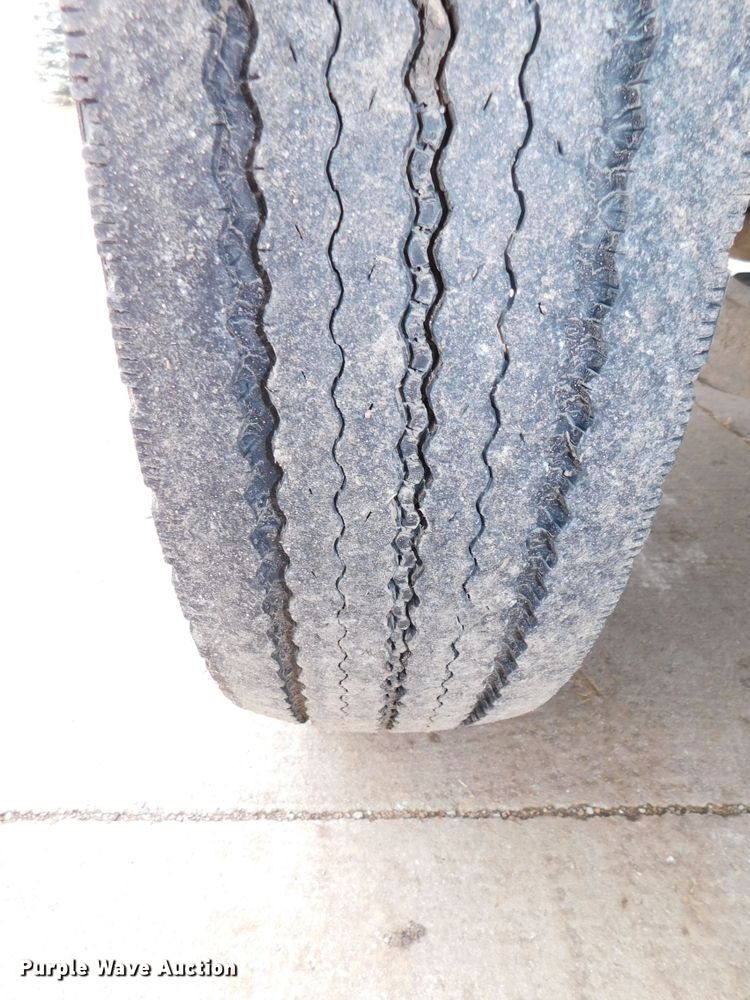 image for item DJ5911 2008 International 4300  chip bed truck