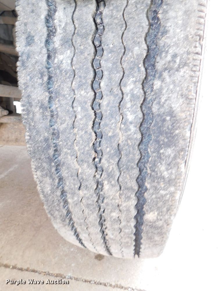 image for item DJ5911 2008 International 4300  chip bed truck