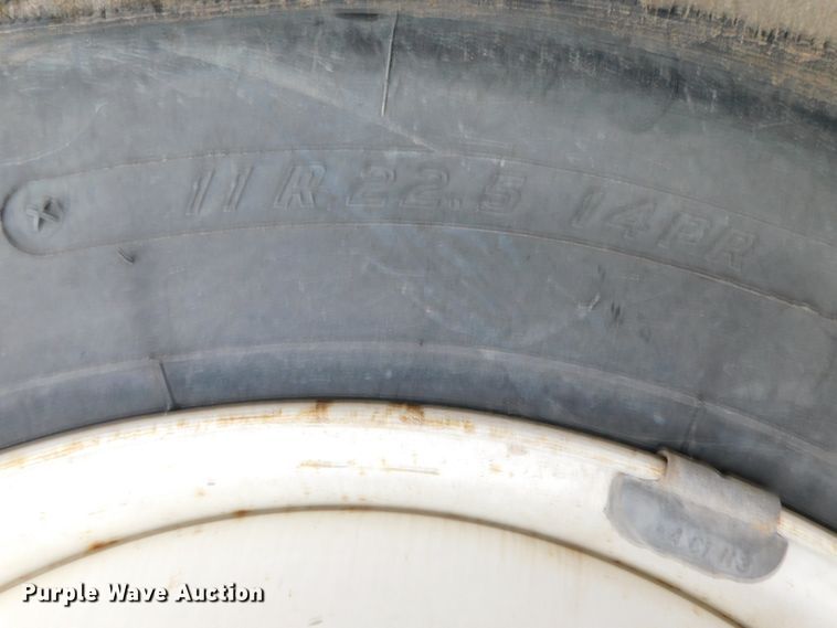 image for item DJ5911 2008 International 4300  chip bed truck