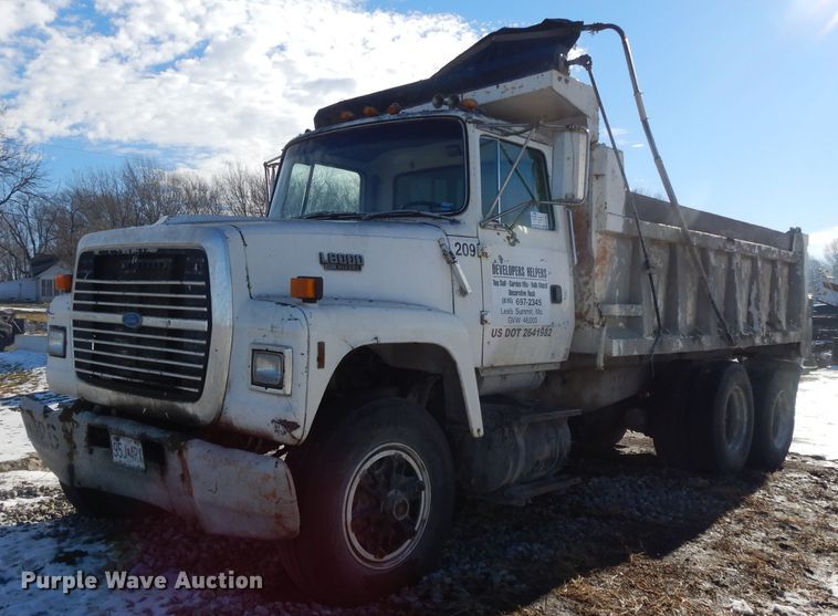 image for item DL2607 1992 Ford L8000  dump truck