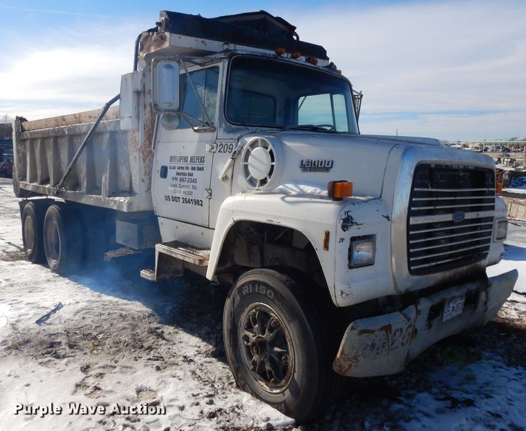 image for item DL2607 1992 Ford L8000  dump truck